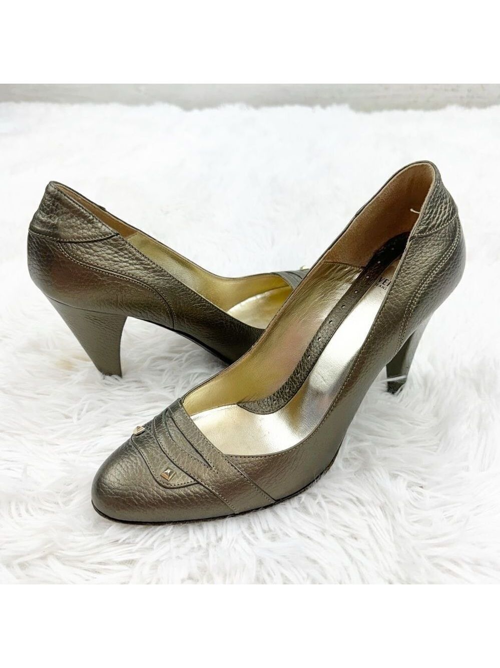 Versace Jeans Couture Metallic Round Toe Pebbled Leather Heeled Pumps
